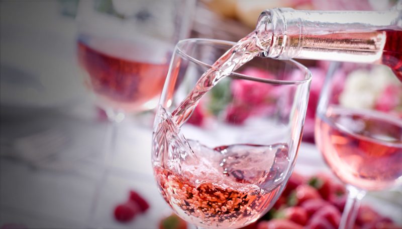 bicchiere-di-vino-rosato